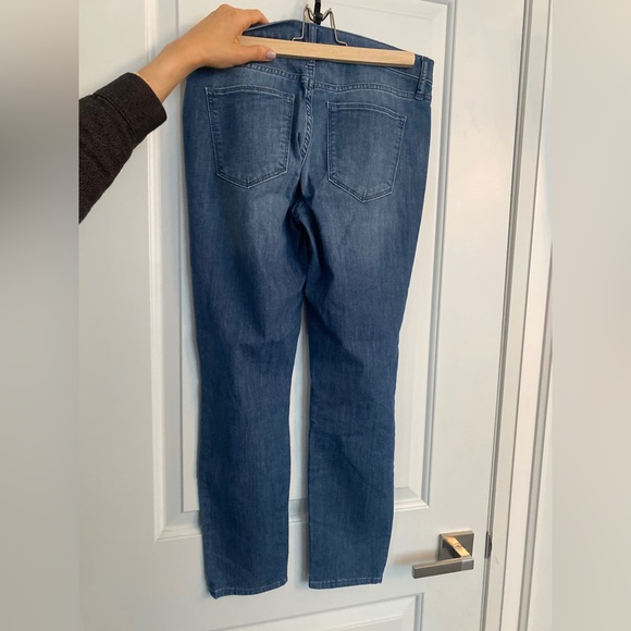 GAP Ripped Knee Jeans - Picture 2 of 4